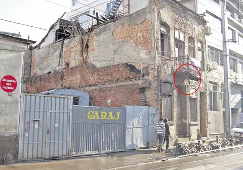 Zeci de clădiri sunt gata să se prăbuşească peste trecători, în Bucureşti