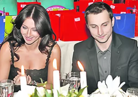 Mihaela Rădulescu şi Dani Oţil fac amor prin telefon?