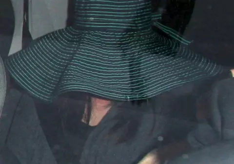 Sandra Bullock a ieşit din casă după o pauză de două săptămâni