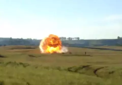 Video / Un avion s-a prăbuşit în timpul unui miting aerian