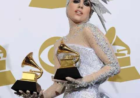 Lady Gaga crede că-şi va pierde minţile din cauza celebrităţii