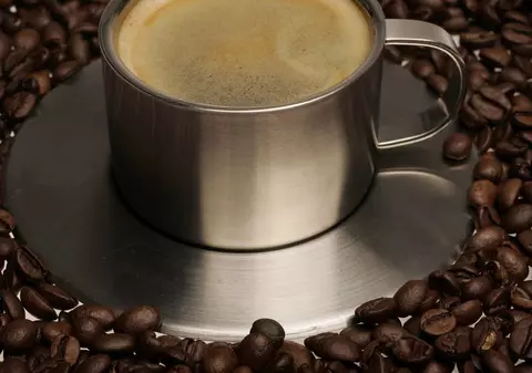 Cafeaua din excremente de pisică se vinde cu 190 RON ceaşca
