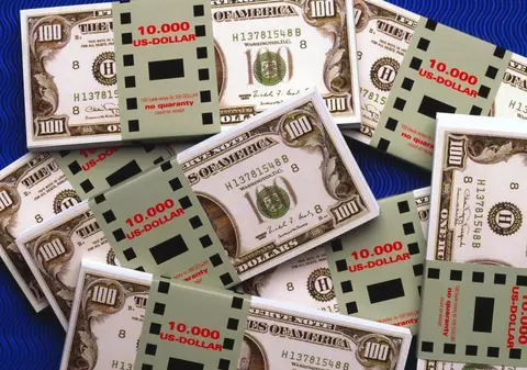 A donat din greşeală o valiză cu 100.000 de dolari 