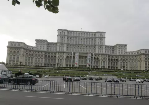 Parlamentarii au adunat cultele religioase în Casa Poporului