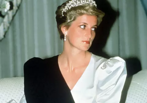 Ţinute ale Printesei Diana, scoase la licitaţie