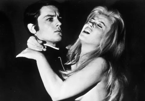 Brigitte Bardot şi Alain Delon, indignaţi de uciderea cu cruzime a focilor