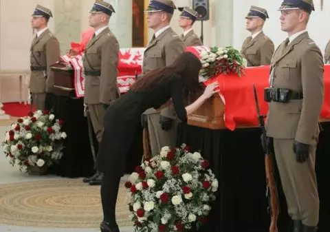 Funeraliile preşedintelui polonez, amânate din cauza norului de cenuşă vulcanică