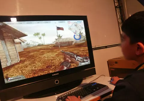10 ani după gratii, pentru că şi-a ucis tatăl din cauza unui joc pe calculator