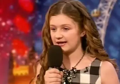 Video / La zece ani cântă ca Susan Boyle