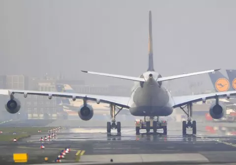 Se reia traficul aerian din Europa