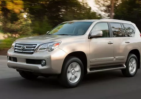 Toyota o ţine din problemă în problemă