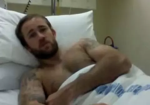 Un TBC-ist aflat în carantină la spital a devenit vedetă rap