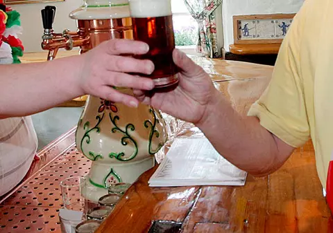 În oraşul german Kiel şomerii beţivi au un bar al lor