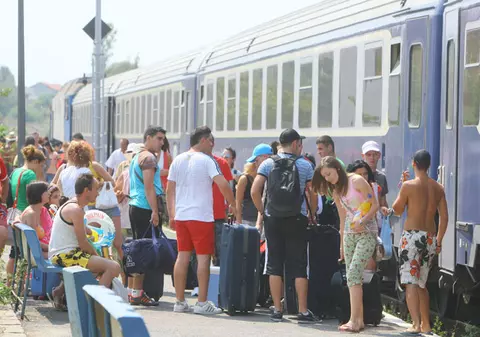 Trenurile Tineretului vin cu reduceri de 1 mai şi ajung pe litoral