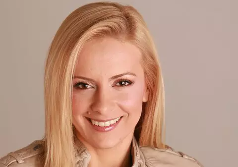 Simona Gherghe: "Toată viaţa am atârnat de câte o poveste"