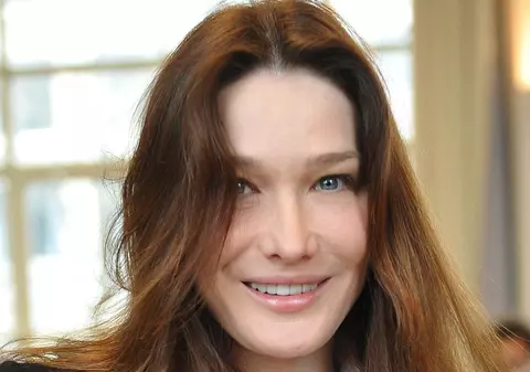 E oficial: Carla Bruni joacă în „Midnight in Paris"