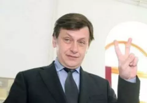Crin Antonescu: ”Boc este un analfabet politic”