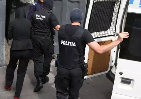 Cercetată, după ce şi-a omorât pruncul şi l-a aruncat în latrină