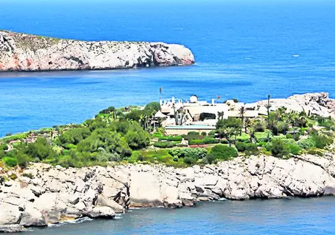 Raluca Sandu vrea să-şi boteze fetiţa la Ibiza