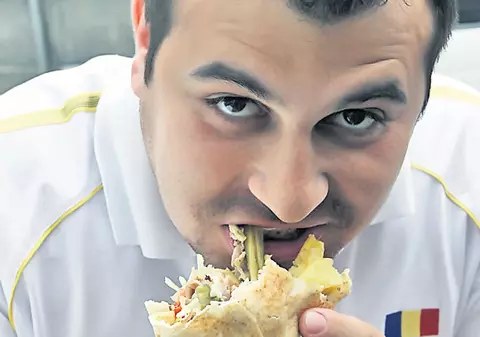 Mâncăm 220.000 de shaorme pe zi