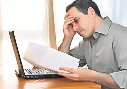 «E legal că banca mi-a vândut ambele credite, deşi la unul nu aveam restanţe?»
