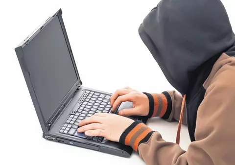 Hackerii naţionalişti: "Apărăm demnitatea românilor"