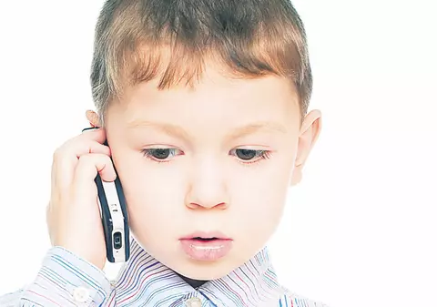 «Alo, ajutaţi-mă să-mi termin tema!»