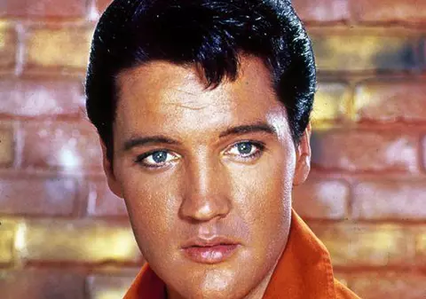 Şi mort, Elvis câştigă cei mai mulţi bani