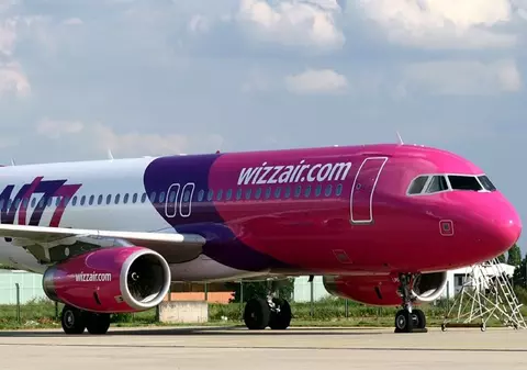 Wizz Air îţi dă 420 de lei dacă avionul are întârziere şi ţi-ai făcut asigurare