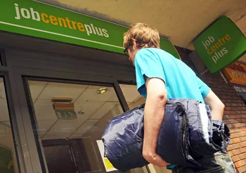 Norocosul care "nu se dă jos din pat" pentru 600 de lire pe săptămână