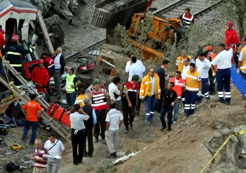 UPDATE | Un mort și 10 răniți după deraierea unui tren în Olanda | VIDEO