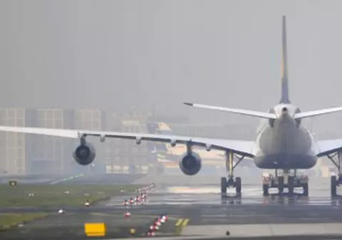 Vezi lista zborurilor din România anulate din cauza norului de cenuşă