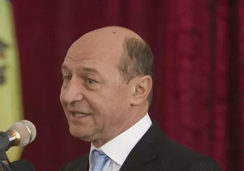 Traian Băsescu vrea să-şi vireze salariul într-un Fond de Solidaritate