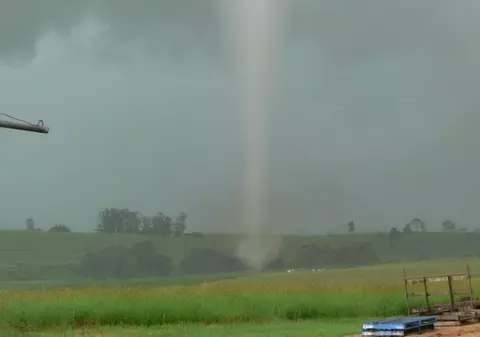 Fenomen rar în Europa: o tornadă violentă a măturat mai multe zone din nordul Germaniei | VIDEO