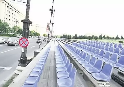 Restricţii de circulaţie în zona Pieţei Constituţiei, pentru concertul AC/DC