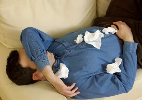 Cinci lucruri pe care să nu le faci de faţă cu prietena ta