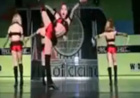 Video | Fetiţe de 8 ani dansează lasciv pe "All the single ladies"
