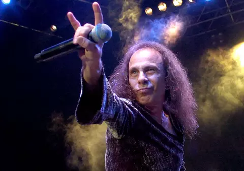Ronnie James Dio a încetat din viaţă