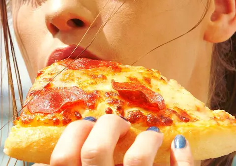 A apărut pizza "EurOVIsion" şi cocktail-ul "Playing With Fire"