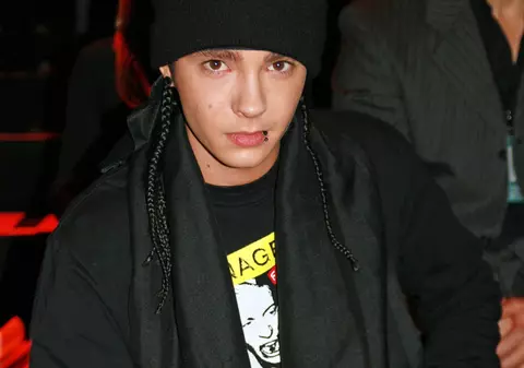 Tom Kaulitz de la Tokyo Hotel aproape a orbit de la Viagra