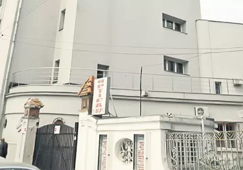 Medicul s-a aruncat de la geamul cabinetului său