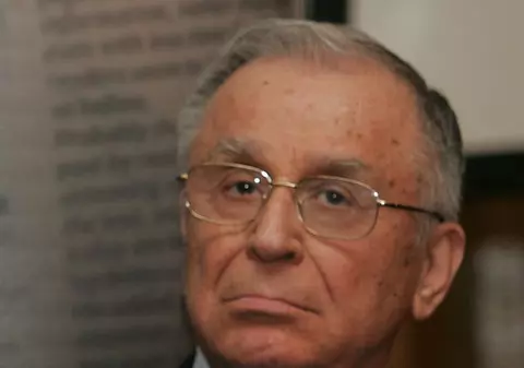 Iliescu, ars cu 2.225 de lei la buzunar
