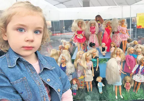 Au adus 1.000 de Barbie