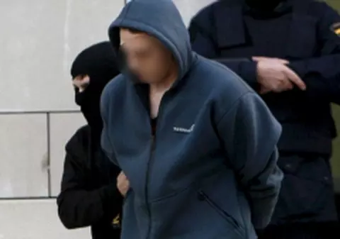 Şi-au făcut fiul de 17 ani traficant