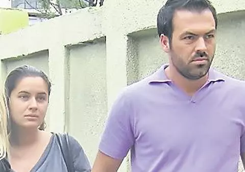 Părinţii copilului mort la CF 2: "Medicii dormeau şi bebeluşul era cu perfuzii"