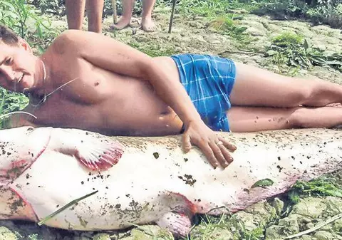 A prins un somn de 2,40 m şi 78 de kg
