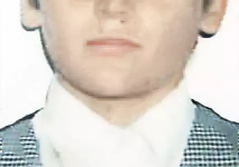 Băiatul schizofrenic din Botoşani, legat de pat la spital