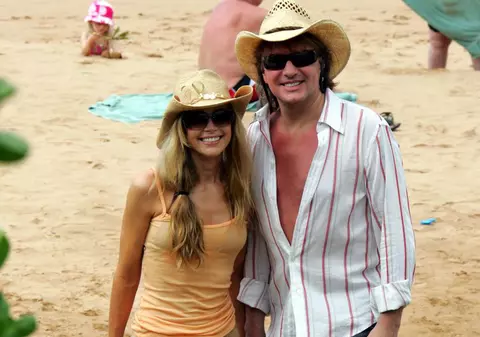 Denise Richards s-a împăcat cu fostul ei iubit, chitaristul trupei Bon Jovi 