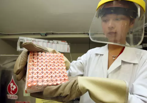 Test sangvin care detectează cancerul cu şase ani înainte de declanşare