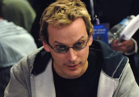 A bătut recordul de cea mai lungă partidă de poker